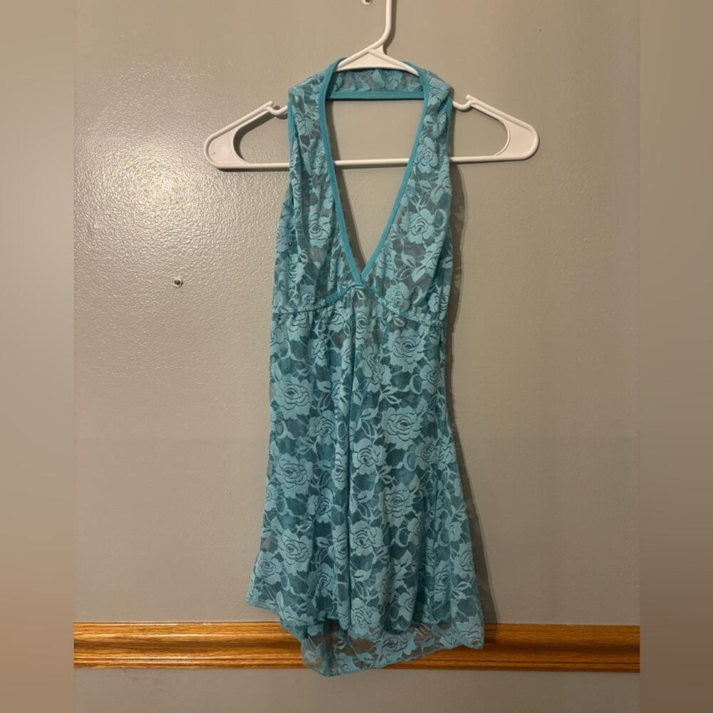 Y2K blue lace halter tank top small 2000s sabrina carpenter- esque